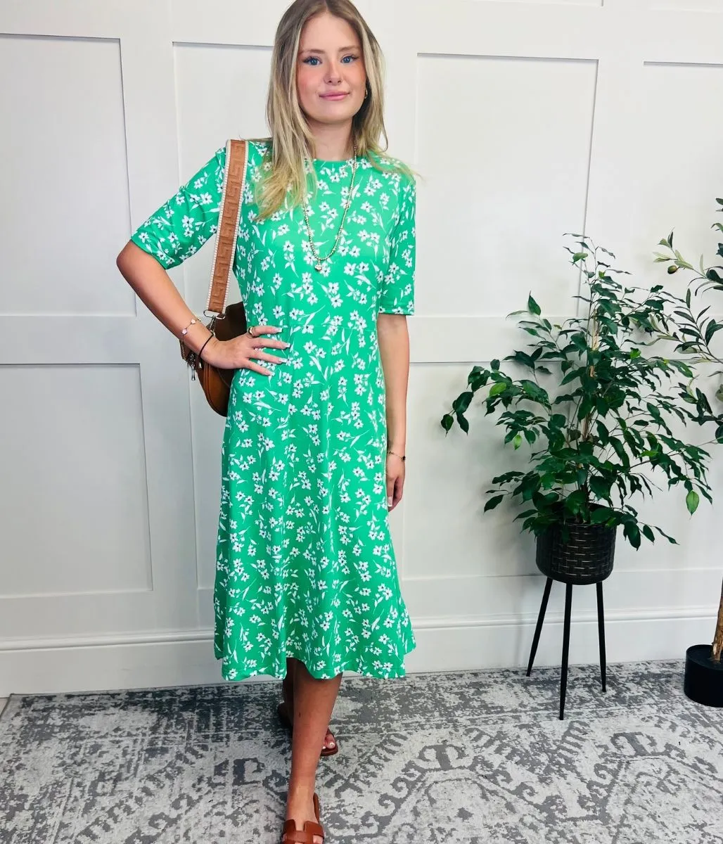 Green & White Printed Stretch Fit & Flare Midi Dress