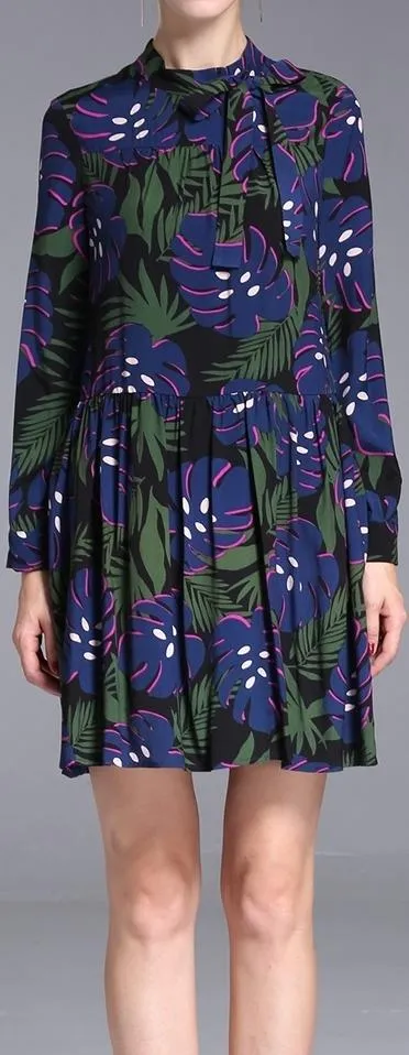 Leaf-Printed Pleated Shift Dress