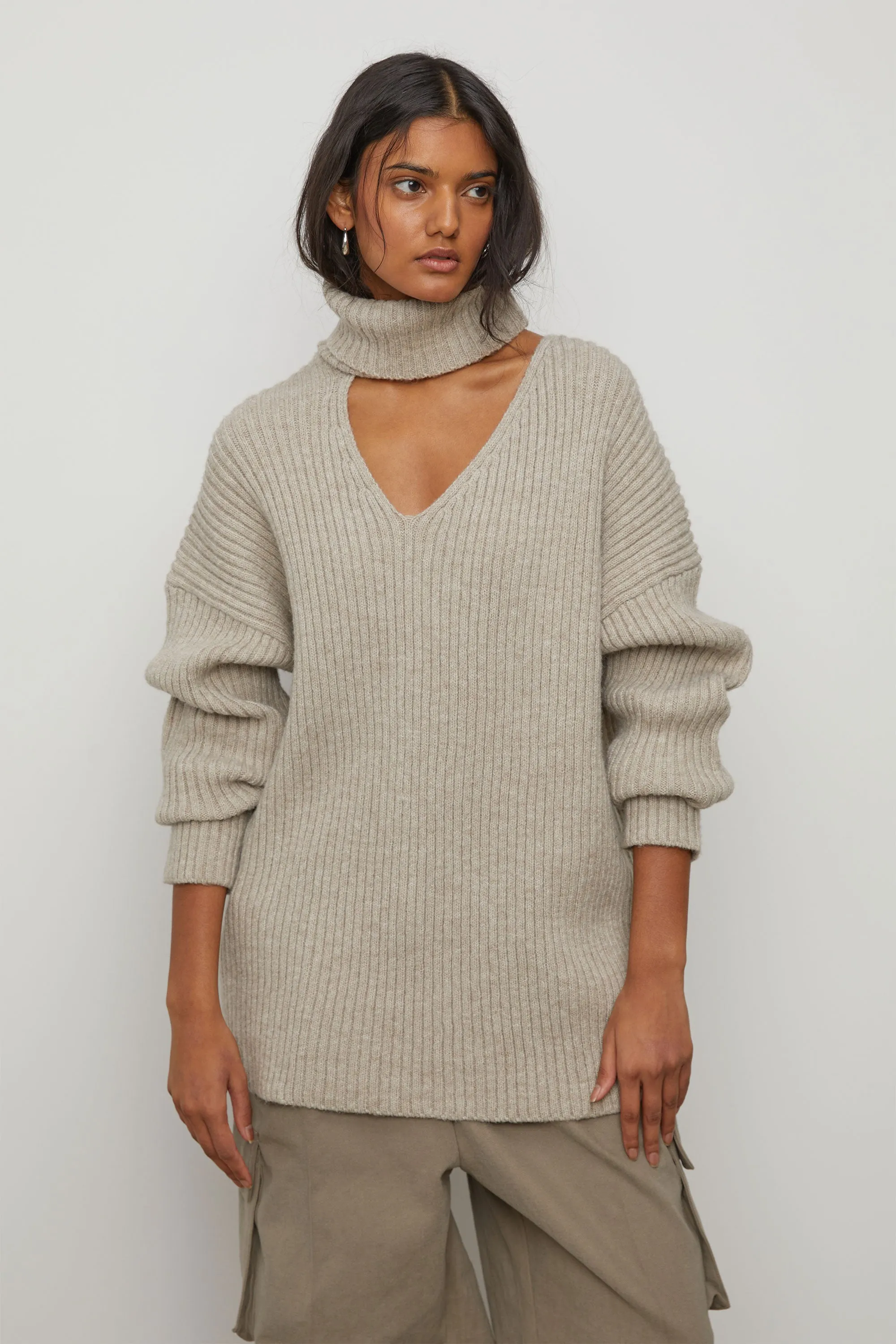 OVERSIZED TURTLENECK SWEATER